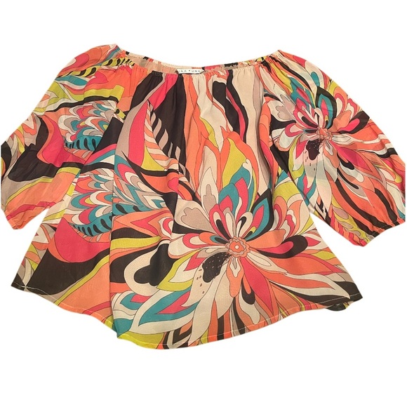 Trina Turk fully lined 100% silk 3/4 length sleeve scoop neck blouse, size Small - Picture 1 of 5